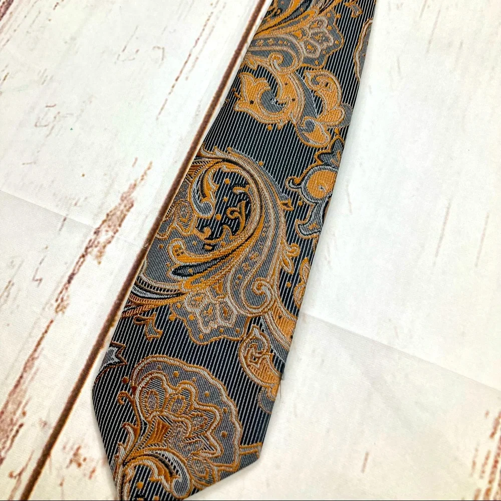 Sahara Club Tie ZipUp Gold & Black Sz 12 1/2 in